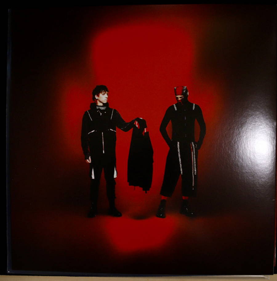 Twenty One Pilots – Breach (yellow&amp;black)